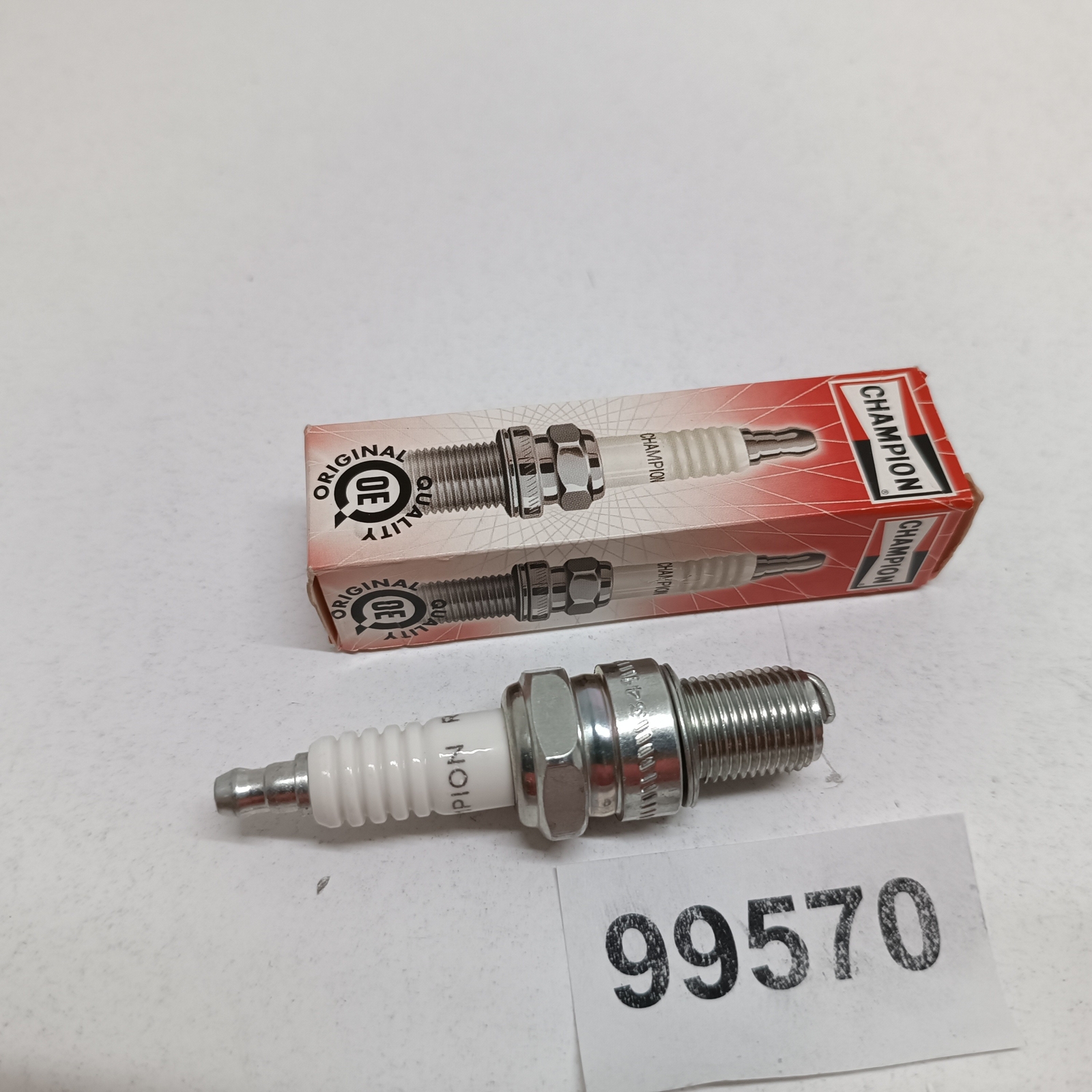 Spark Plug Champion Aprilia SR WWW 50 2004 RN1C