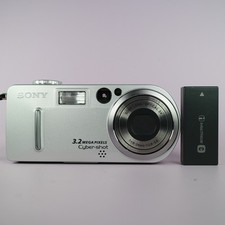 Sony Digital Camera Cybershot DSC-P2 2.0MP Silver Tested