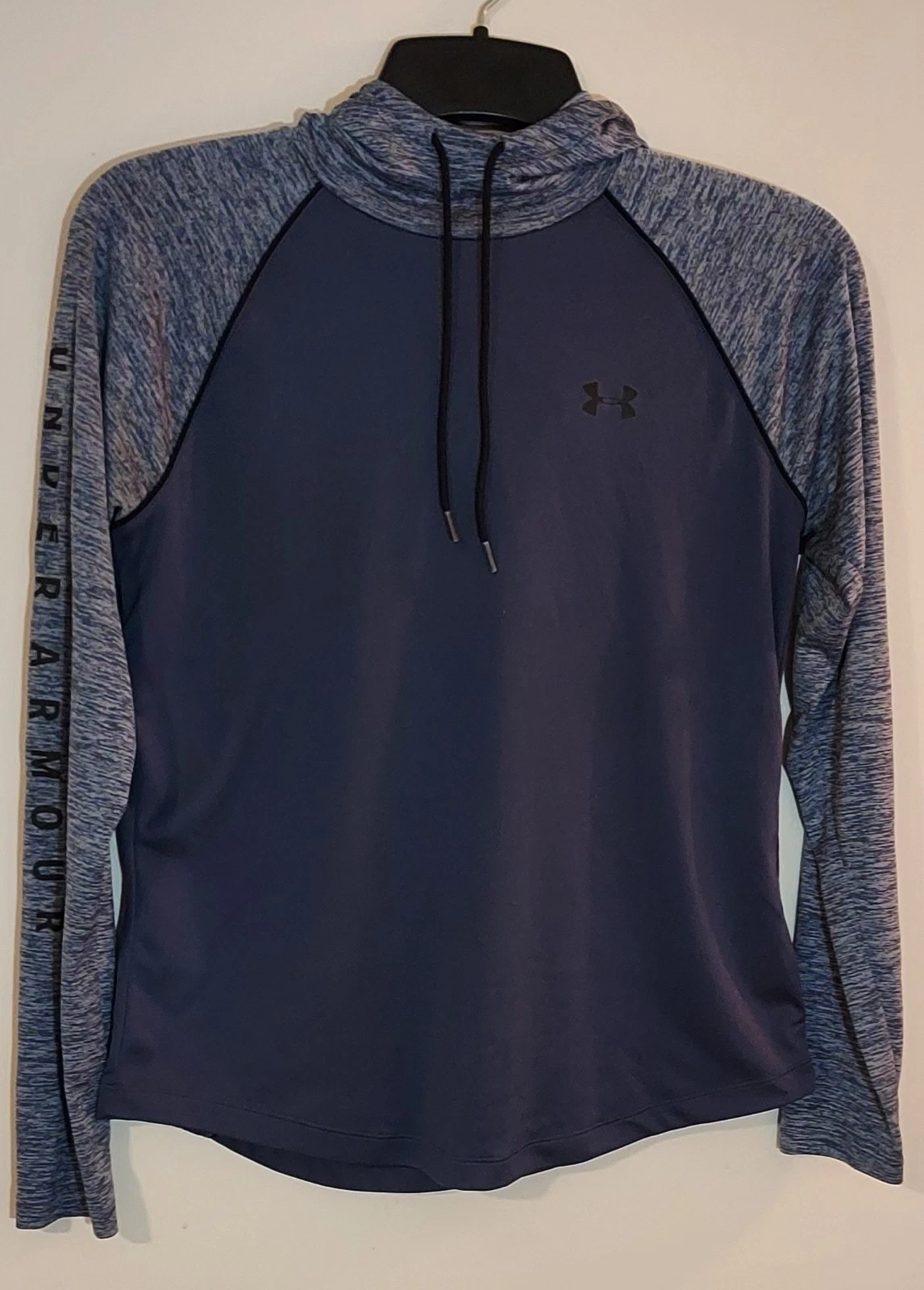 Under Armour Men's Pullover Hoodie Heatgear Loose Fit Size Medium Cozy Comfort