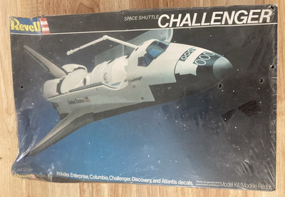 REVELL 4526 Space Shuttle Challenger 1/144 Scale 1982 (Factory Sealed)