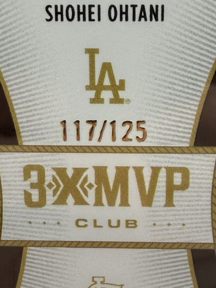 2025 Topps Welcome to the Club Ohtani & Pujols #D4 folha rosa dupla “3X MVP” /125 - Imagem 2 de 4