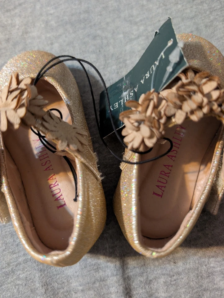Laura Ashley Gold Sparkle Flats NWT 3-6 Months Baby Girl Dress Shoes - Image 3 of 4