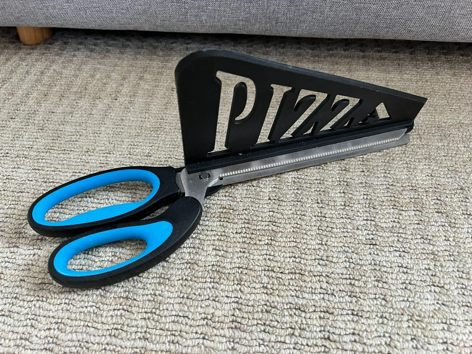2 x New - Chicago Town - Pizza Scissors Cutter - Easy Way To Cut Slices of Pizza
Opens in a new wind
