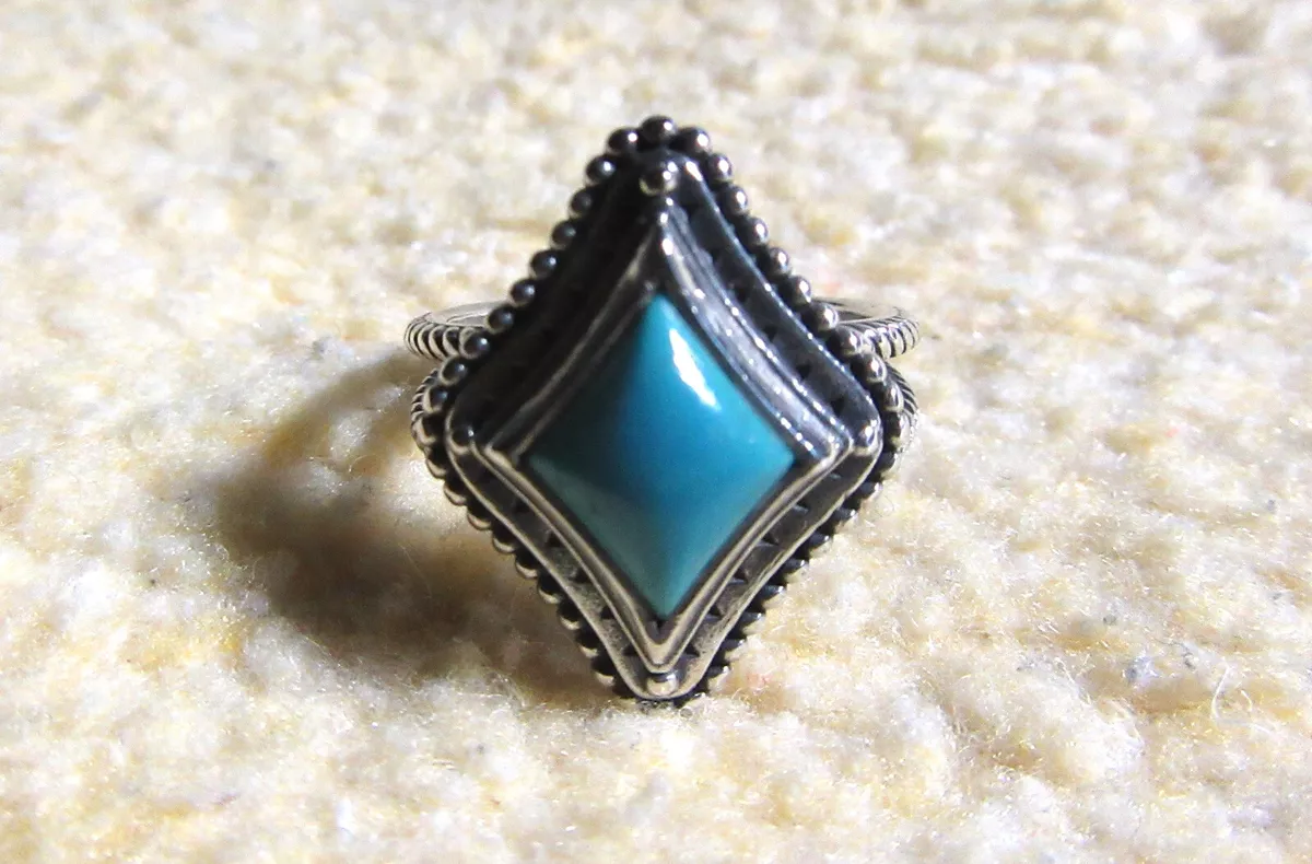 James Avery Retired 925 Sterling Silver Dakota Ring with Turquoise