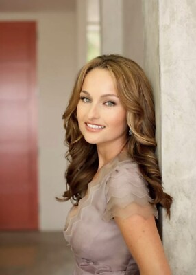 Giada De Laurentiis  Celebrity Chef  Food Network Star  5X7 Glossy  STUNNING 