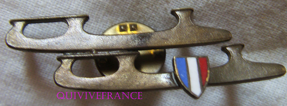 Badge émaillé Patinage Artistique - Test PN3 Double Lames Argentées - SK1897