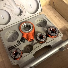 RIDGID Model R-200 cutter set. BSPT Dies ½ ¾ 1 inch RH Threader & Plastic Case