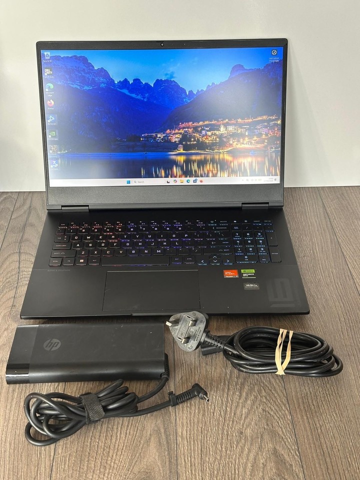 HP Omen 16-XF0059 16" AMD Ryzen 7 7840HS 16 GB RAM 512 GB SSD RTX 4060 Windows 11