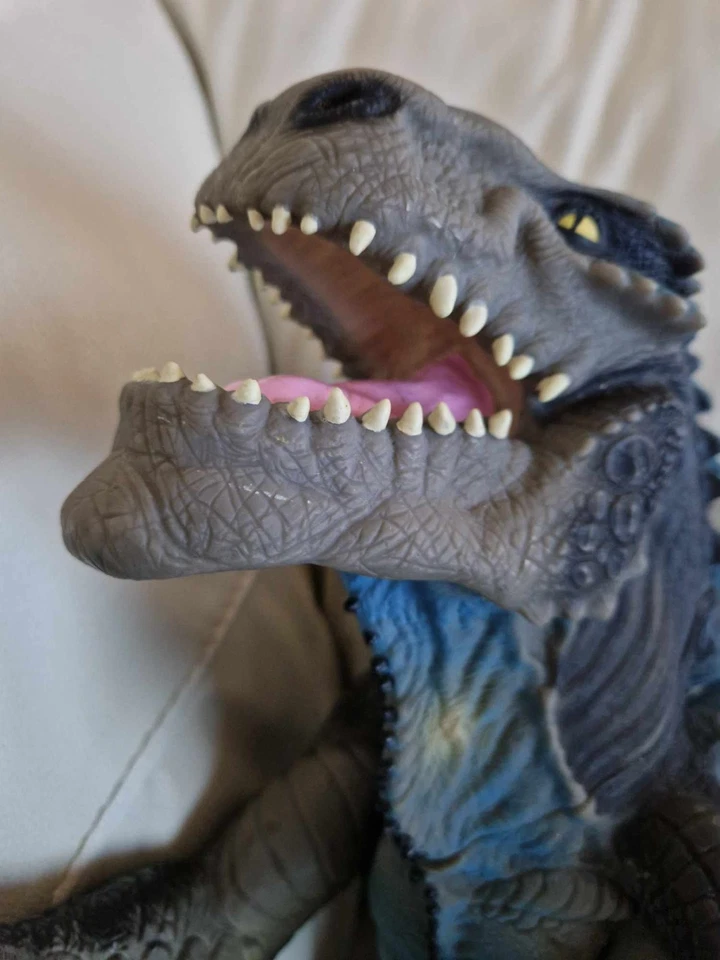 Godzilla Hyper Hybrid 1998 "TOHO BLUE" Full Body Hand Puppet - Rare and Vintage - Image 2 of 4