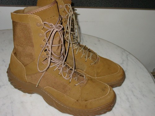 Coyote 11194-86W Boots! Size 