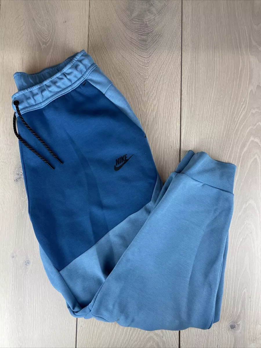 Nike tech hotsell fleece joggers sizing