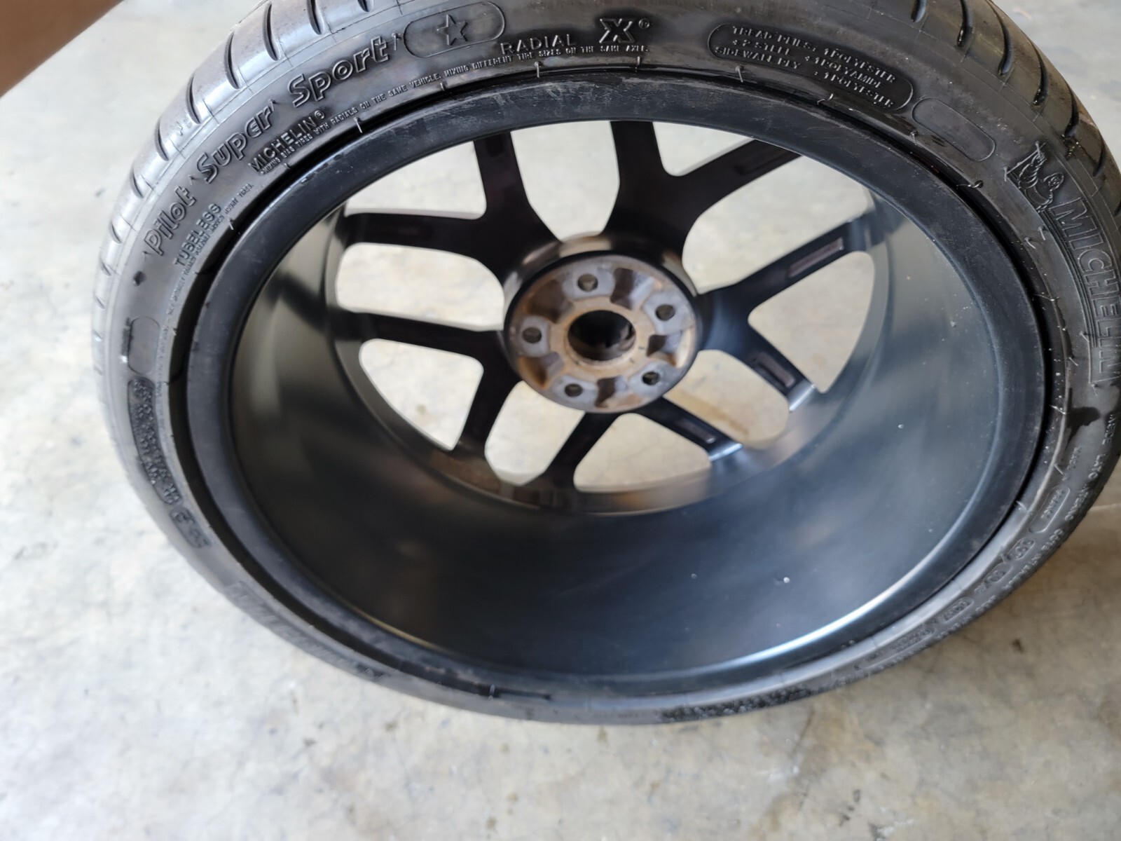 LAMBORGHINI HURACAN LP580 KARI FRONT WHEEL RIM WITH TIRE OEM 4T0601017 BLACK