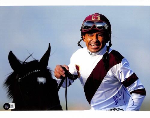 Mike Smith Legendary Jockey Signed 11x14 Photograph BECKETT 