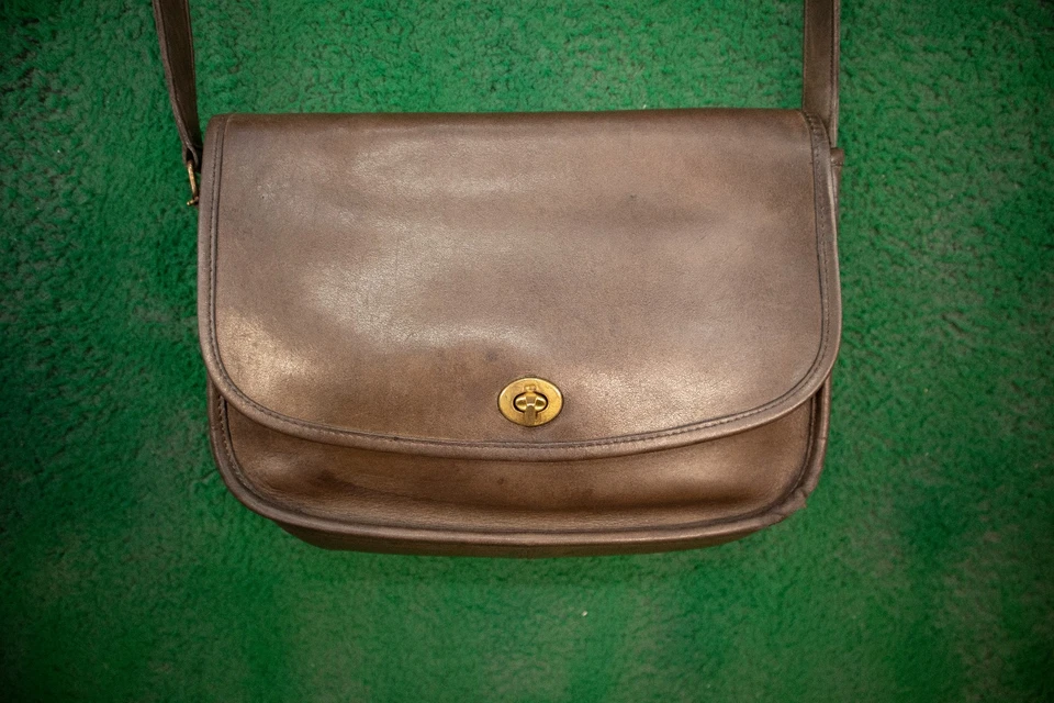 Bolso Bandolera Coach 9790 City Vintage Masilla Marrón Nueva York Años 80 Foto 2 de 4