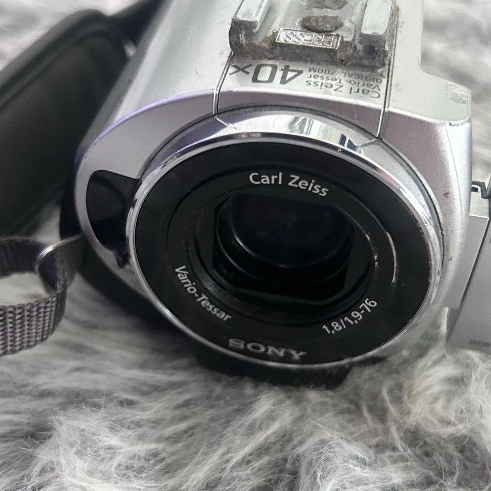 Sony DCR-SR42 Handycam Camcorder 30 GB HDD Digital Camera - Image 4 of 4