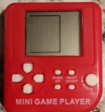 Mini Pocket Game Console Keychain 26 Built-in Games Toy Retro Fun Nostalgic Gift