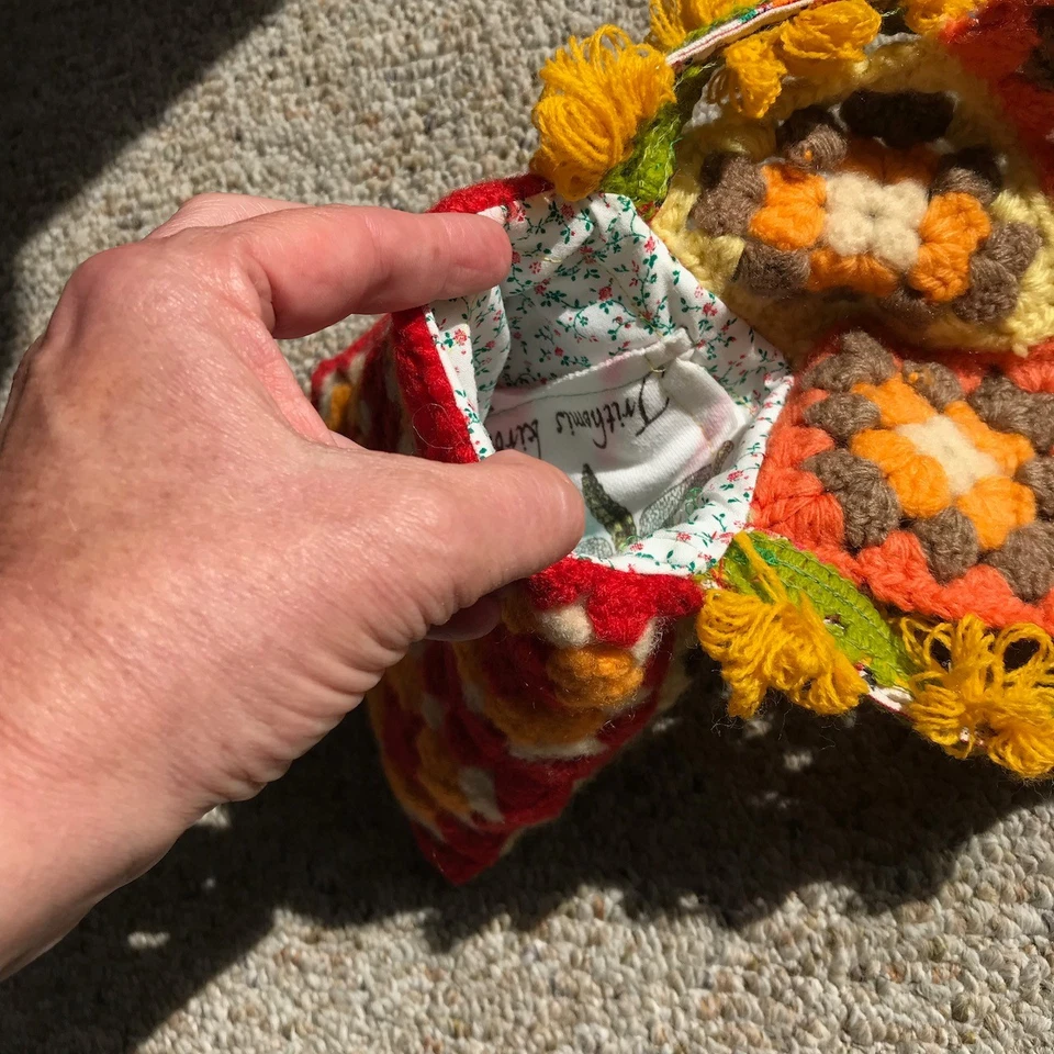 Bolso Edredón Hecho a Mano Crochet Años 70 ÚNICO EN SU CLASE + 2 UV Otoño Gafas de Sol Nuevo con Etiquetas Boho Chic Regalo Foto 4 de 4