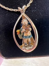 Goebel Collectors Club Hummel Pendant Necklace in Original Velvet Box Vintage