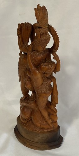 Hinduistische Mythologie umarmt Rama & Sita geschnitzte Sandelholzskulptur