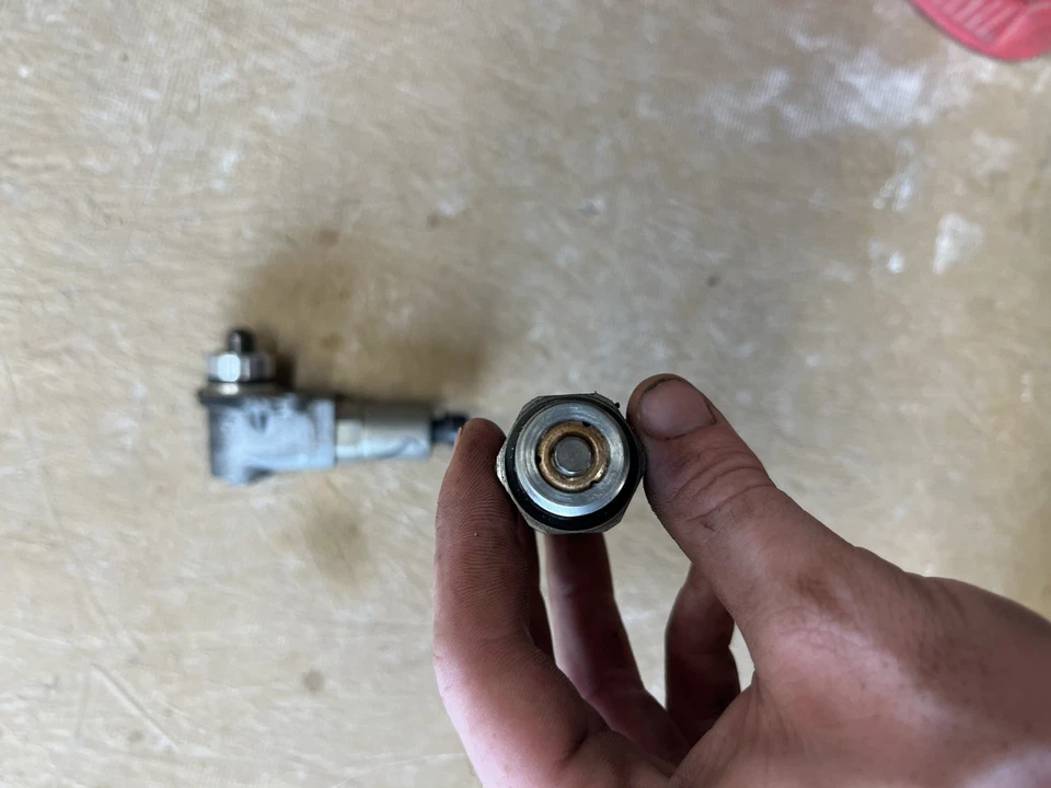 2015 Camaro Tr6060 reverse lockout solenoids  - Image 2 of 4