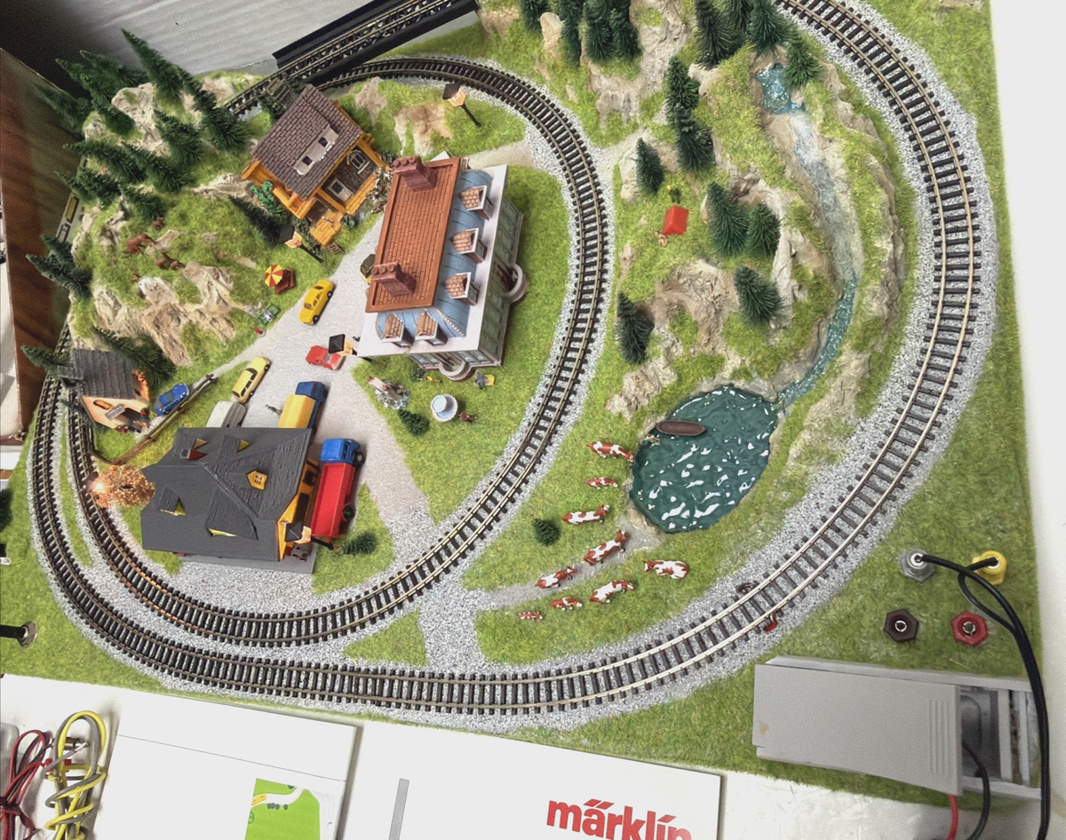 MARKLIN NOCH Z 1/220 SCALE LAYOUT 17-1/2