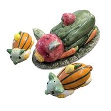 Plato de mantequilla cubierto de cerdo vegetal y sal pimienta agitador Cbk Ltd