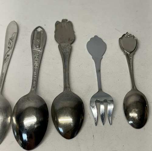 Lote vintage de 7 mini cucharas de viaje de recuerdo  - Imagen 8 de 8