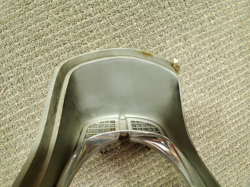 Pontiac Bonneville 1969 parrilla derecha y envolvente Foto 4 de 4