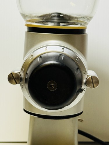 KITCHEN AID PRO LINE BURR COFFEE GRINDER | Model: KPCG100NP1 Working - Picture 5 of 9