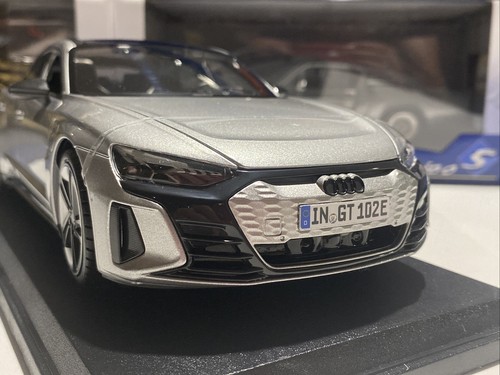 2022 Audi RS e-tron GT 1/18 Scale Die-Cast Model 2023 Silver - Hard Find!! - Picture 8 of 8