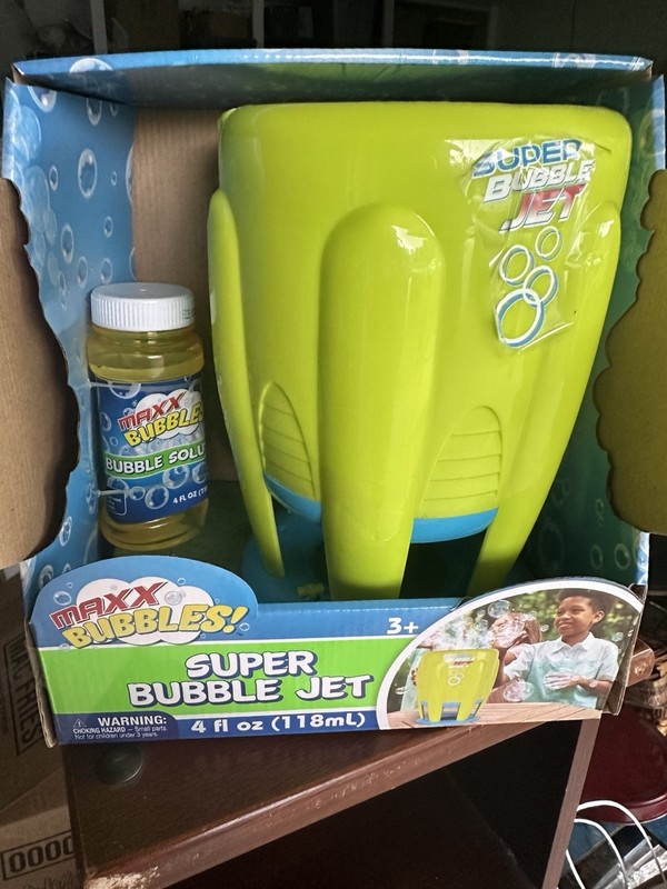 Maxx Bubbles Super Bubble Jet Bubble Blower Toy w/ 4 fl oz Solution, Ages 3+