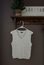 Wild fable Women  s in Cool Oatmeal Cable Knit Sweater Vest V Neck Size Small