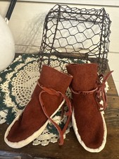 Tradycyjne Navajo Rusty Red zamszowe mokasyny Buty skórzane podeszwy bez guzików Młodzież