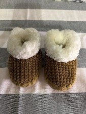 Adorable Bear Paw Slippers 9-11 months