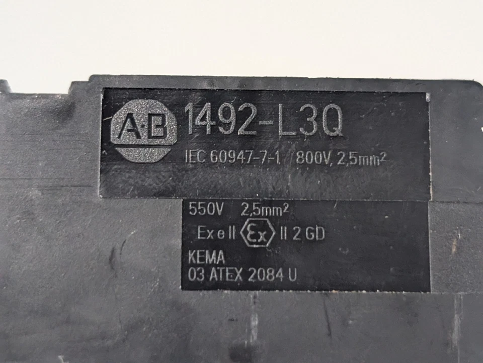 Lot of 6 Allen-Bradley 1492-L3Q Terminal Blocks, Feed Through, 3 Connection Pts - Image 3 of 4