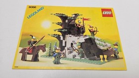 LEGO set #6066 Camouflaged Outpost w/inst. Vintage Castle Forestmen Archers