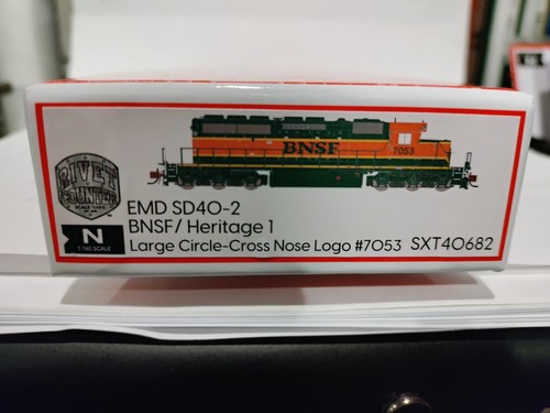 N scale ScaleTrains SD40-2 BNSF # 7053 - Picture 3 of 3
