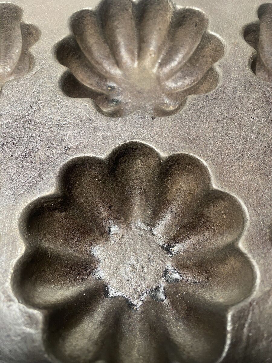 VINTAGE CAST IRON TURKS HEAD 6 CORNBREAD MUFFIN GEM PAN VINTAGE CAST IRON TURKS HEAD 6 CORNBREAD MUFFIN GEM PAN