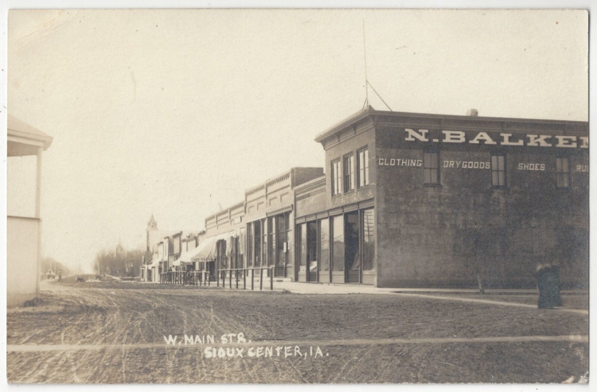 1910 Sioux Center, Iowa REAL PHOTO Main Street Vintage