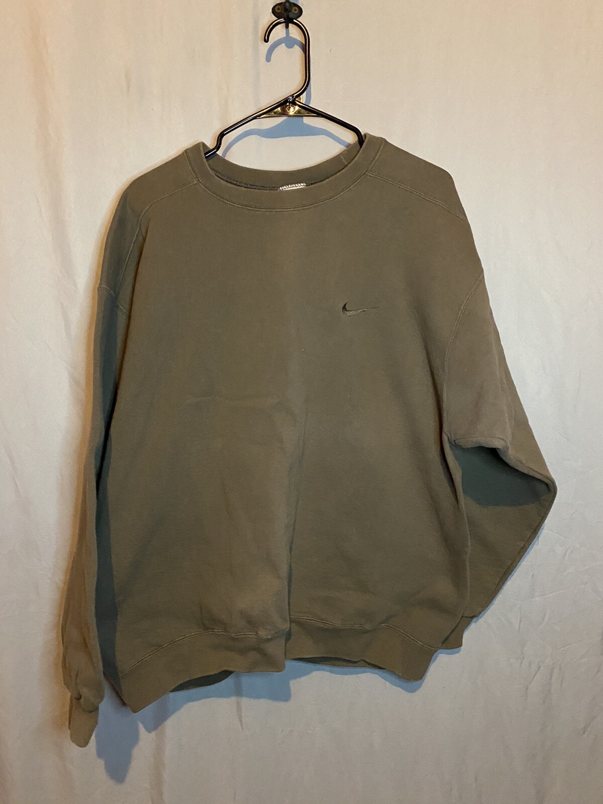 brown vintage nike crewneck