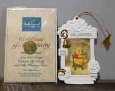 New 1996 Walt Disney Collectors Society Holiday Ornament Winnie the Pooh COA