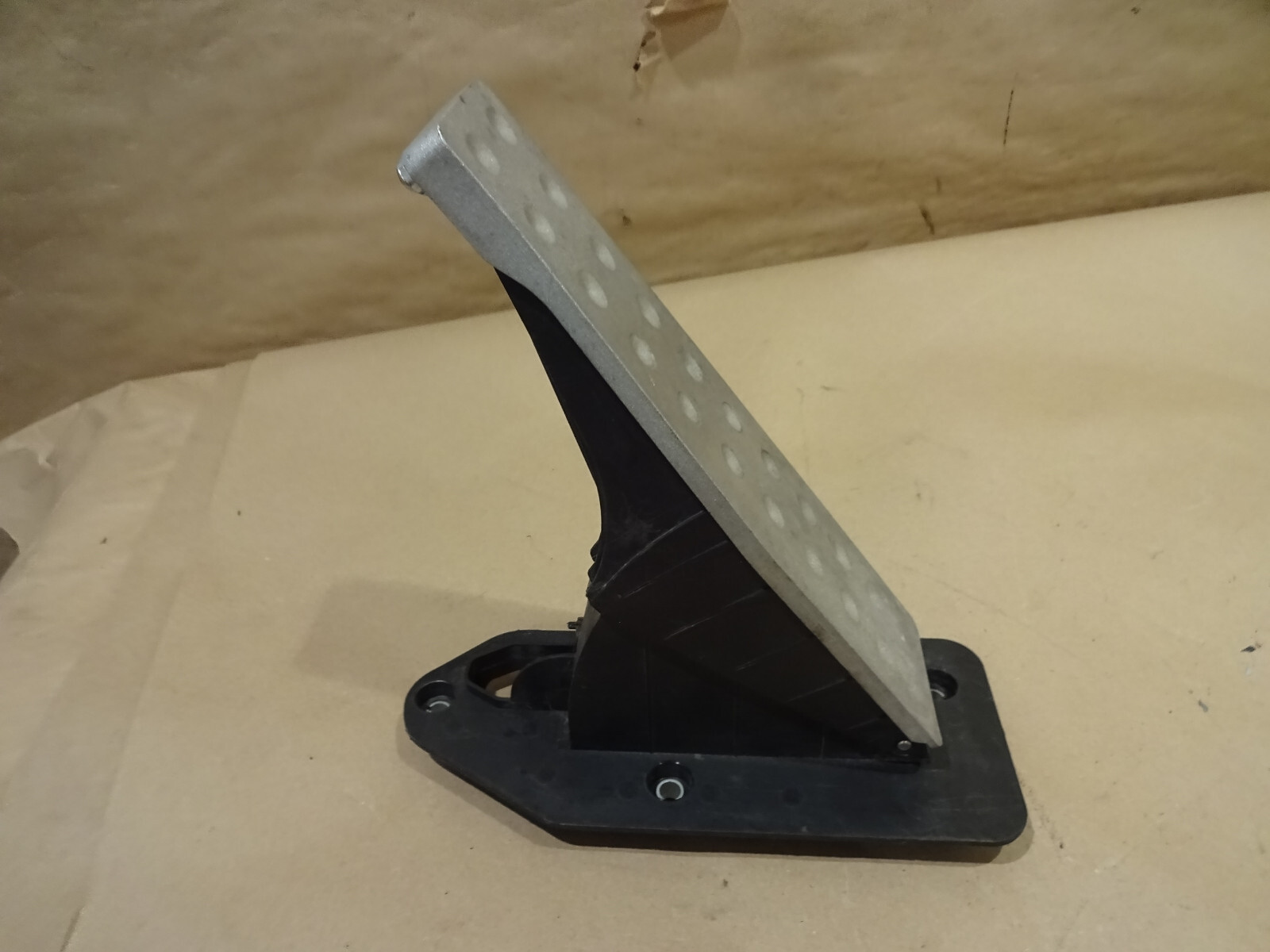 Maserati Quattroporte - 05 - Throttle / Gas  Pedal P/N 196819
