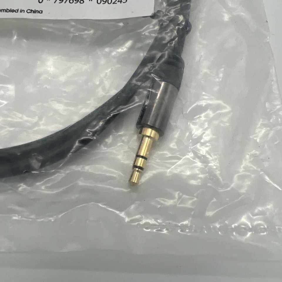 KabelDirekt Pro Series 3.5mm Male / 3.5mm Female Audio Extension Cable (3 ft) - Image 4 of 4