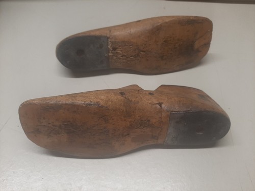 VINTAGE COBBLER WOODEN SHOE FORMS PAIR - Picture 6 of 9