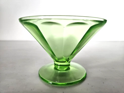 Vintage Uranium Federal Depression Dessert Sherbert Cup