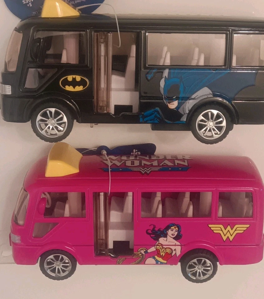 NWT Set of 2 BATMAN & WONDER WOMAN HTF Diecast Pullback Busses - GREAT GIFT - Image 4 of 4