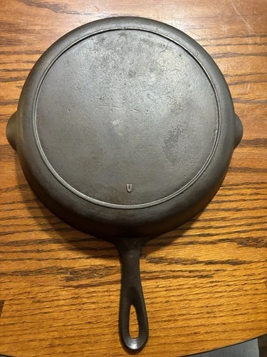 Vintage Single Notch Lodge #7 Cast Iron Skillet