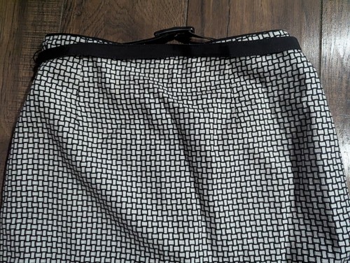 White House Black Market Black & White Geometric Print Mini Skirt w/ Belt Size 6 - Picture 9 of 12