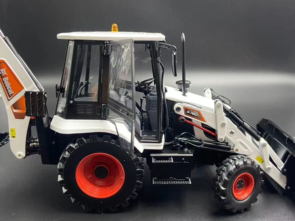 Bobcat 1:25 B760 Backhoe Loader/Skid-Steer Alloy Model - Image 4 of 4