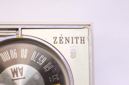 Vintage 1960's Zenith AM-FM Tube Table Radio 2-2346 Working -T - Picture 2 of 18